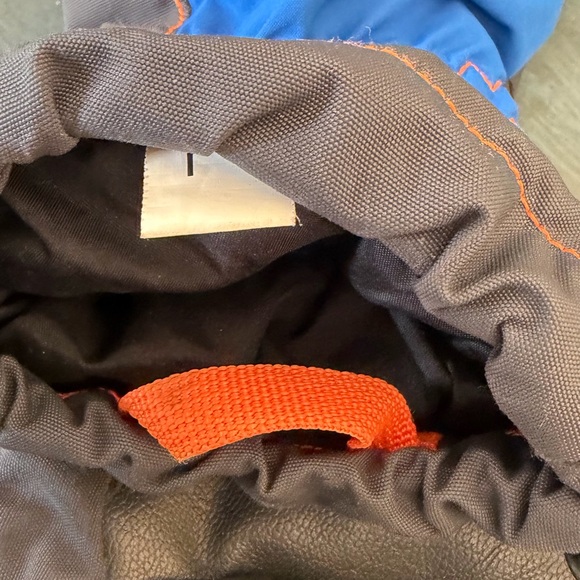 The North Face kids large mittens blue with orange logo - Picture 4 of 4